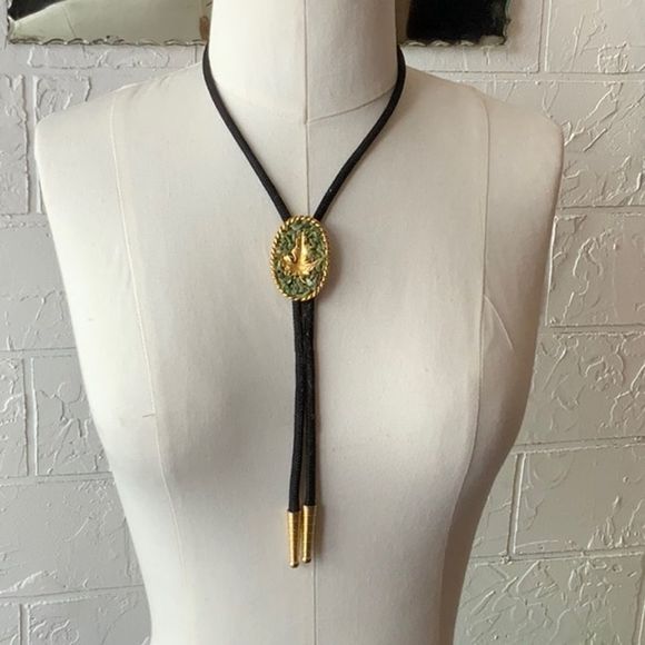 Vintage Jewelry - Jade Bolo Tie